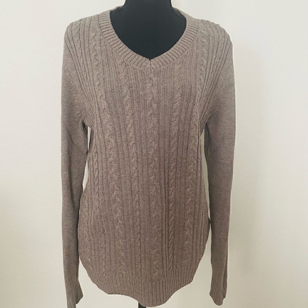 NWT Classic V-Neck Sweater 